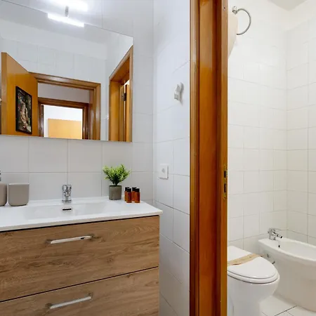 Ampio E Luminoso Vicino Al Lungomare Di *