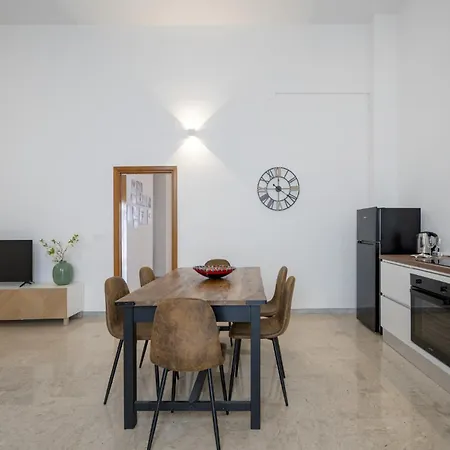 Ampio E Luminoso Vicino Al Lungomare Di Appartement Bari